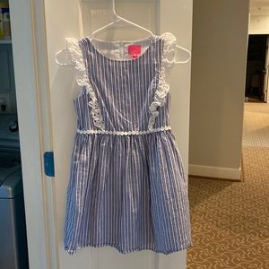 Super cute Lilly Pulitzer striped dress. Lightweight and comfy.